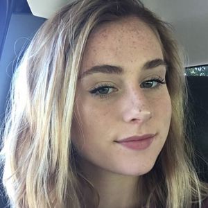 Meet your Posher, Stella